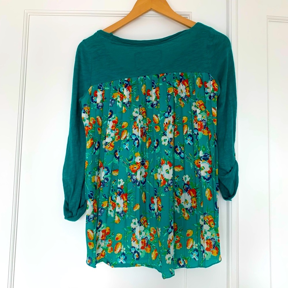 Anthropologie - floral pleated back top - XS